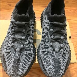 Adidas YZY 350 V2 CMPCT sneakers with box. Gently used like new. Size 6 mens.